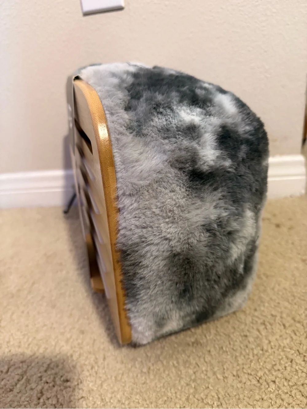 UGG Polar Lap Desk Gray Faux Fur Bamboo Laptop Cushion NWT
